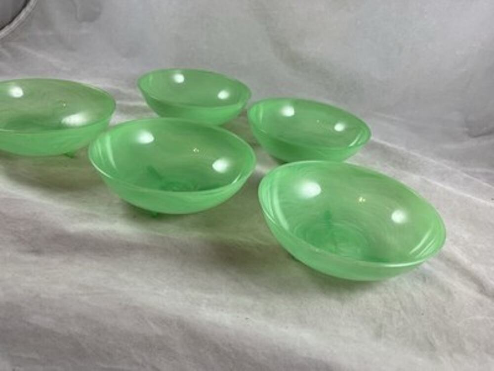 Burrite Burroughs Footed Cereal Dessert Fruit Bowls Set of 5 Hard Plastic Green